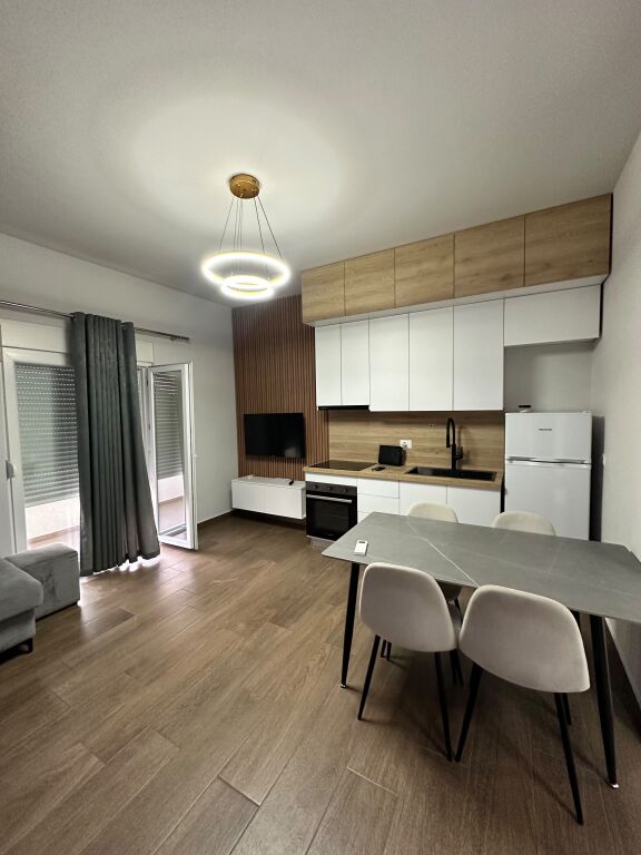 Apartament me qera 1+1