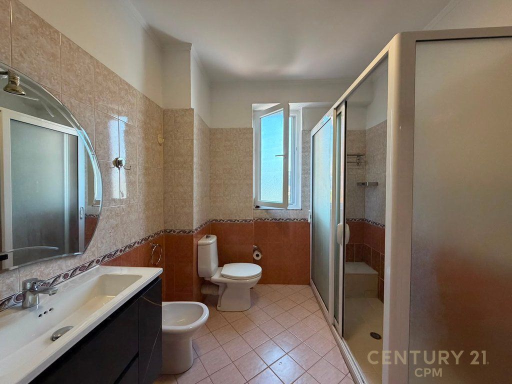 Apartament 4+1+2 për Qera, pranë ish-Ekspozitës