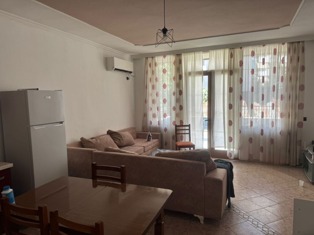 Apartament 2+1 me qera tek Selvia