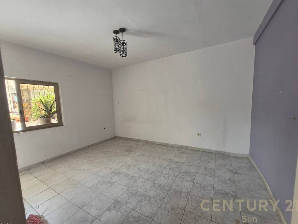 Apartament 3+1+2 Ballkone per shitje te Vasil Shanto