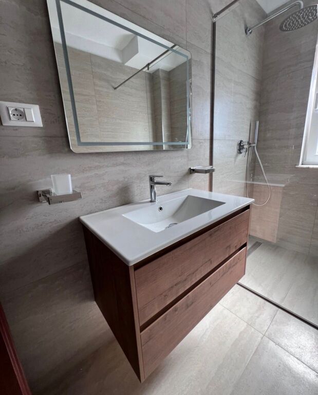 Jepet me qira apartament 2+1 te Rruga e Elbasanit!
