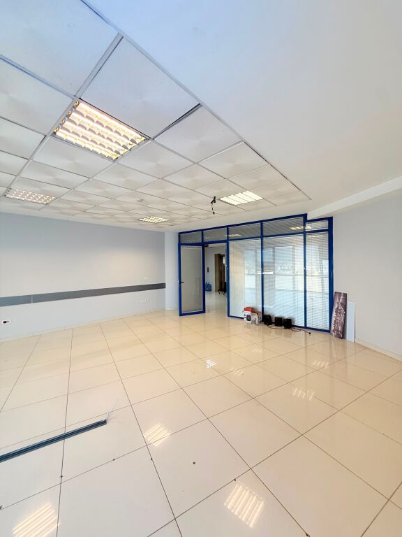 Office for rent at Selvia !