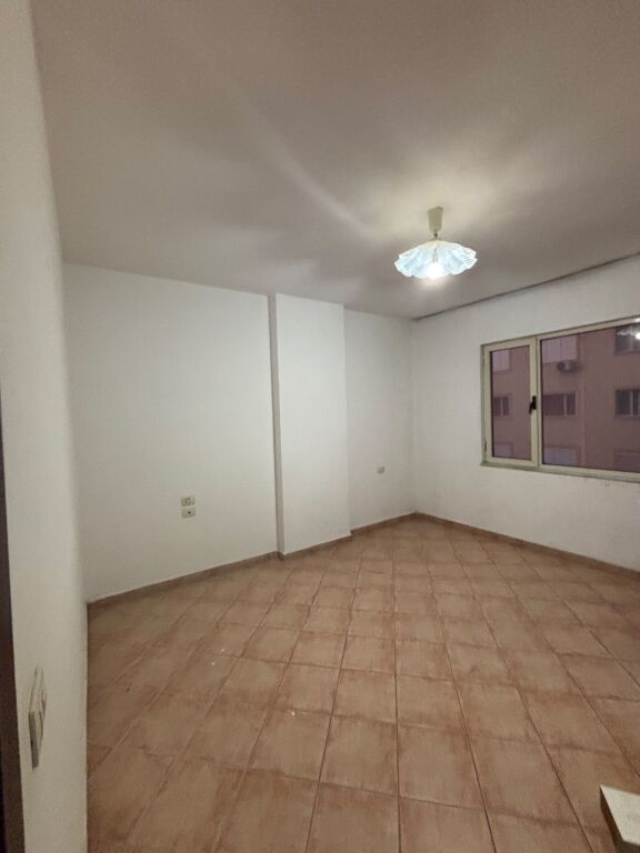 For rent 1+1 Astir empty 35,000 lek