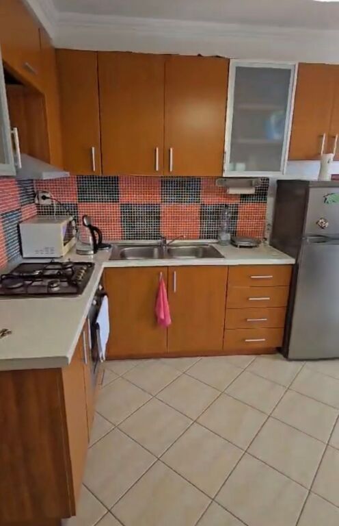 Apartment me qera tek Bashkia