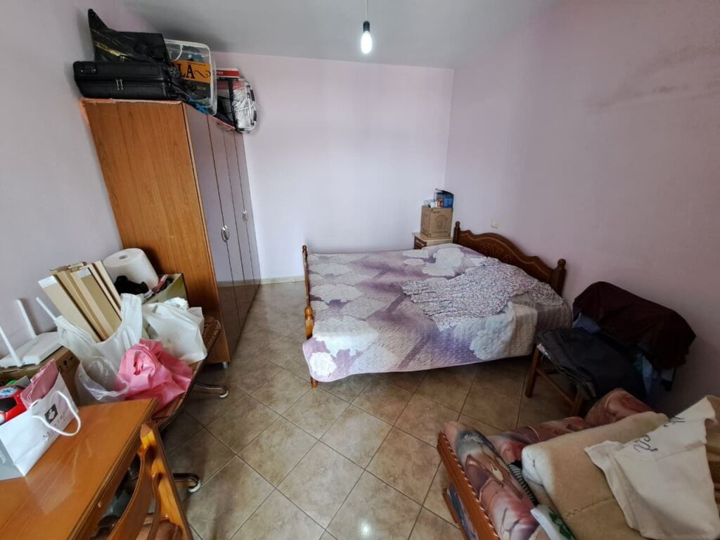 Apartament 2+1 ne Shitje ne Astir, Prane Rrethrrotullimit 