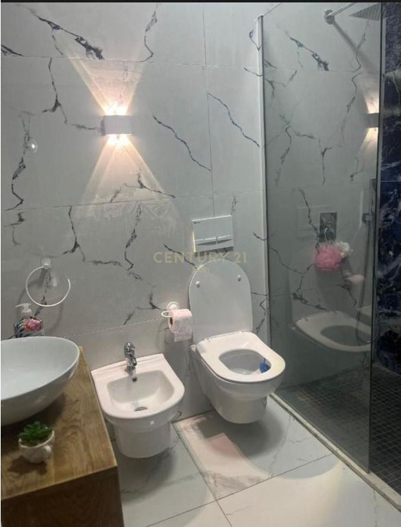 Apartament 2+1 Me Qira në Durrës - 550€