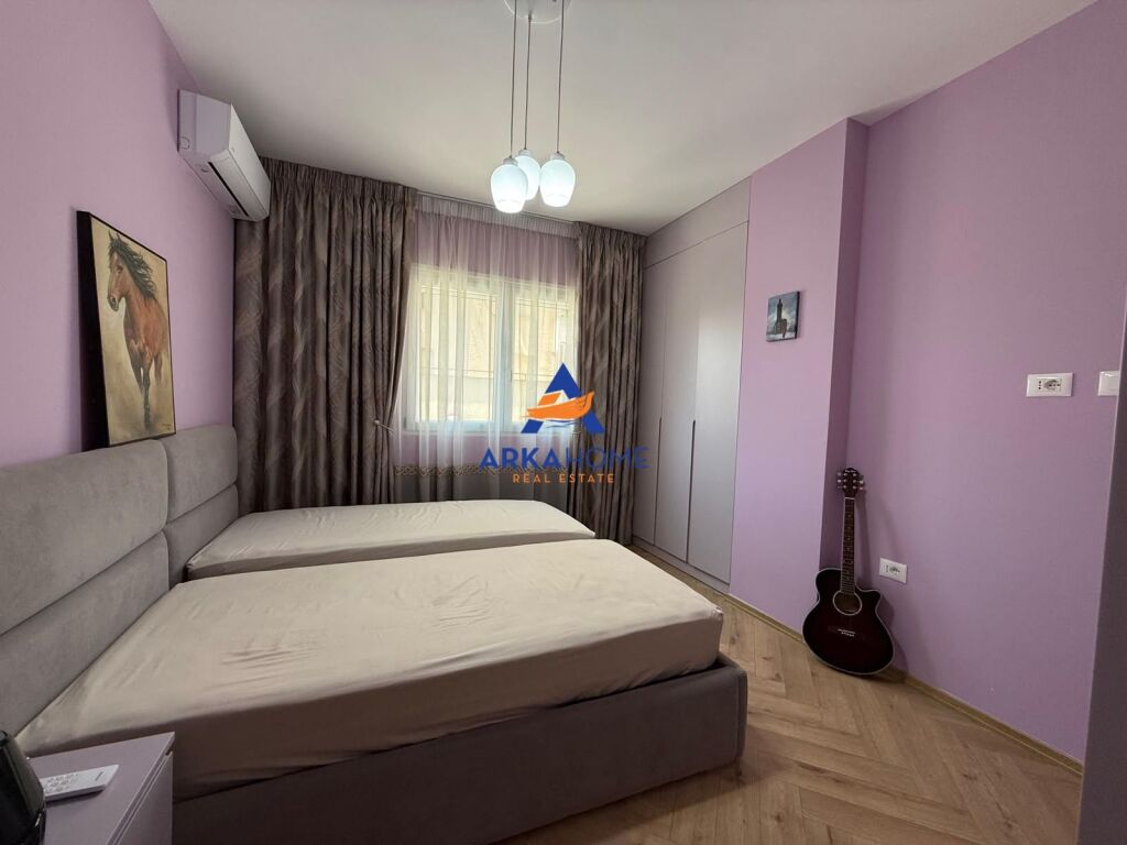 SHITET APARTAMENT 1+1+BALLKON "PAZARI I RI" 245.000 EURO