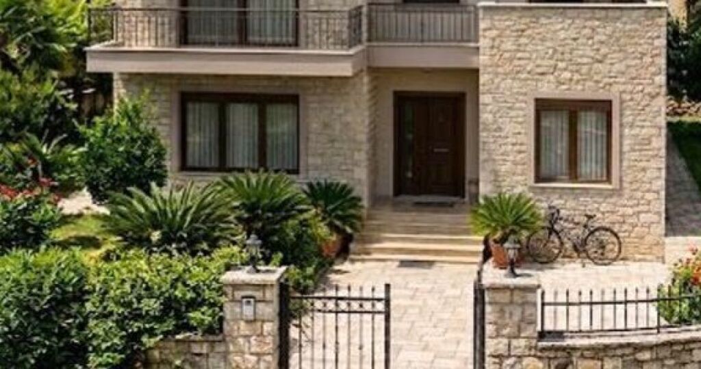 APPARTAMENTO 3+1 IN AFFITTO 📍 VILAT GJERMANE 1.100 € /Mese 100.000 Lek /Mese