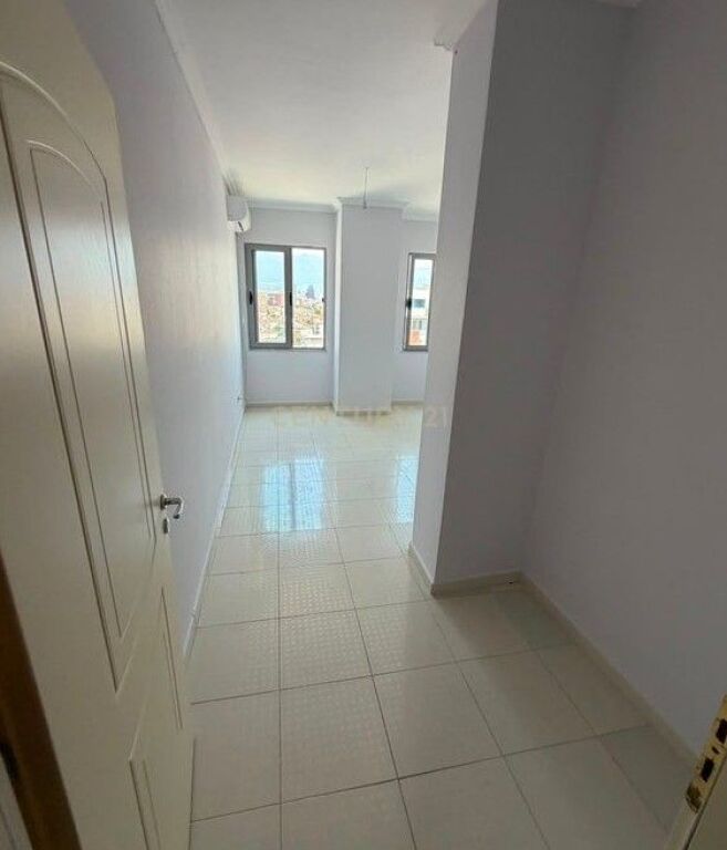 🏡 **SHITET APARTAMENT 1+1 – MISTO MAME, PRANË KOMPLEKSIT ÇABEJ**