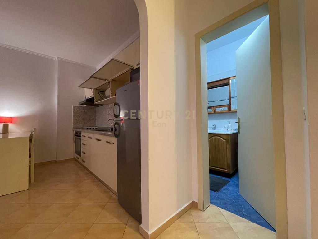 Shitet apartament 1+1 ne zonen Plazh Iliria, Durres !