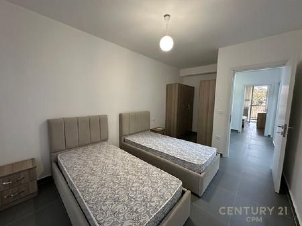 Apartament 3+1 Me Qira Rruga 5 Maji