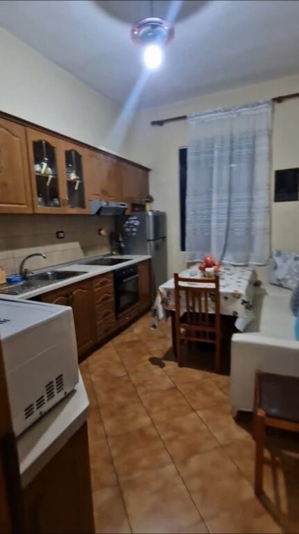 APARTAMENT 2+1+2 TUALETE. 90000 LEKE.SHALLVARET