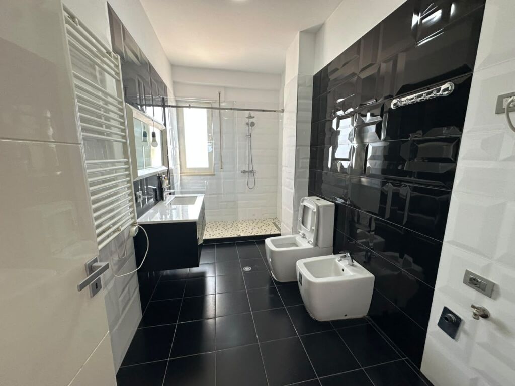 Shitet Apartament 2+1 , Liqeni Thate