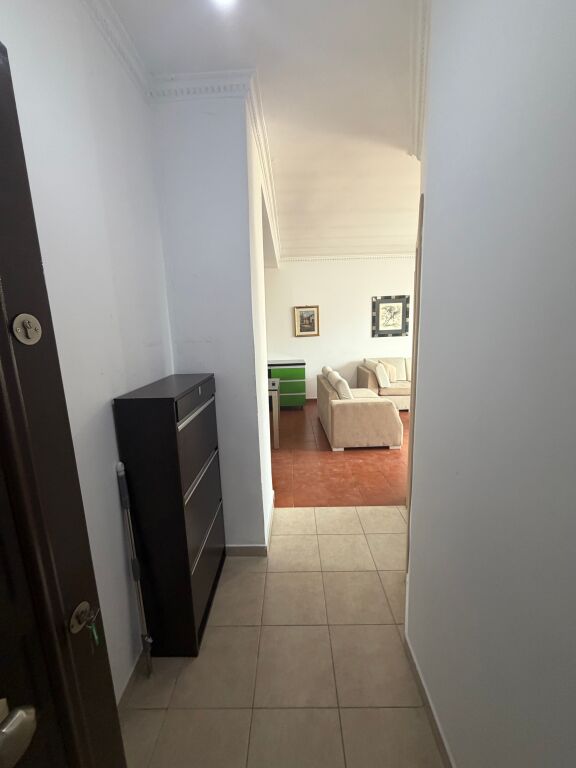 1+1, 6° piano senza ascensore, Vasil Shanto, 600 euro