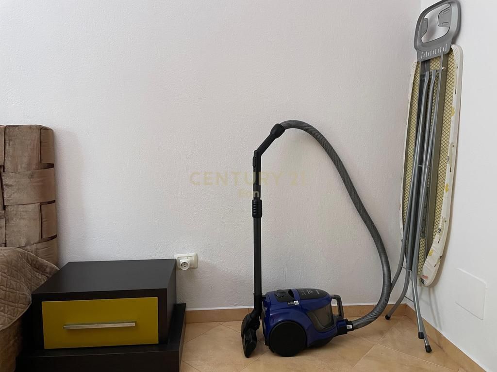 Shitet apartament 1+1 ne zonen Plazh Iliria, Durres !