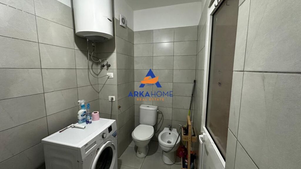 JEPET ME QERA APARTAMENT 2+1+BALLKON "TE KOMPLEKSI JOLLA,ASTIR" 60.000 LEKE