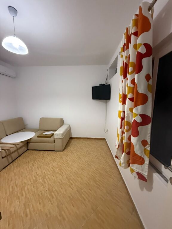 Jepet me qera apartamenti 1+1