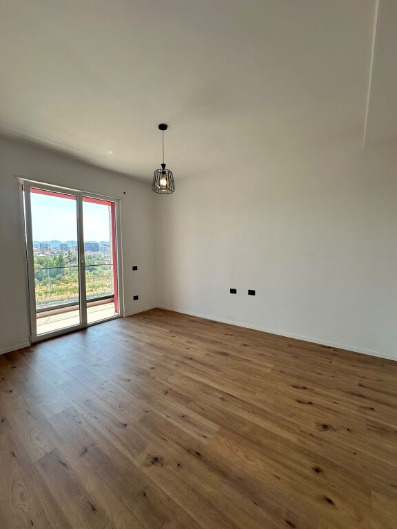 Apartament me qera 2+1