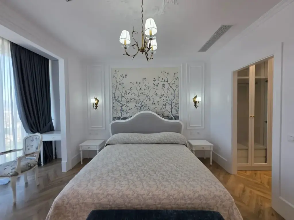 APARTAMENT LUKSOZ 2+1+2 PËR QIRA NË DOWNTOWN TIRANA