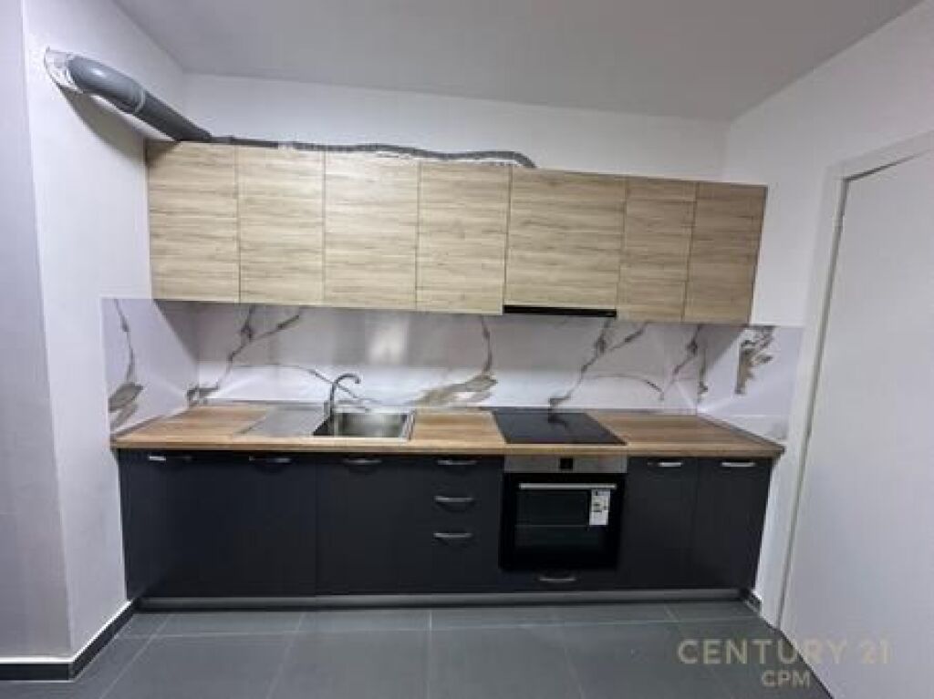 Apartament 3+1 Me Qira Rruga 5 Maji
