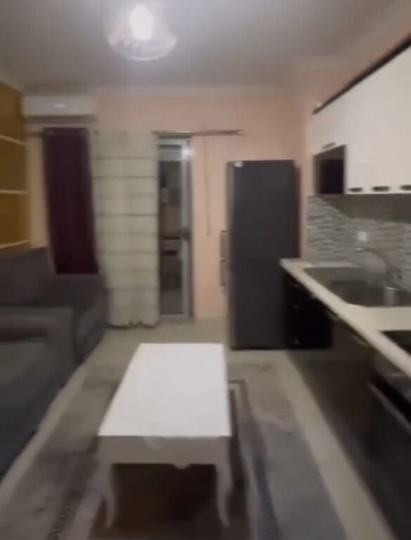 Jepet apartament 1+1 i mobiluar me qira ne Kombinat , Yzberisht