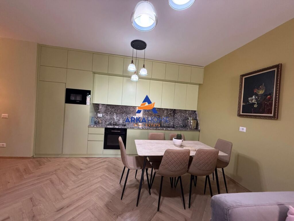 SHITET APARTAMENT 1+1+BALLKON "PAZARI I RI" 245.000 EURO
