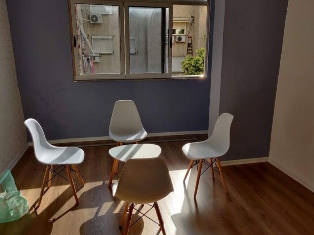 🏡 **SHITET APARTAMENT 1+1 – PRANË PAZARIT TË RI, TIRANË**