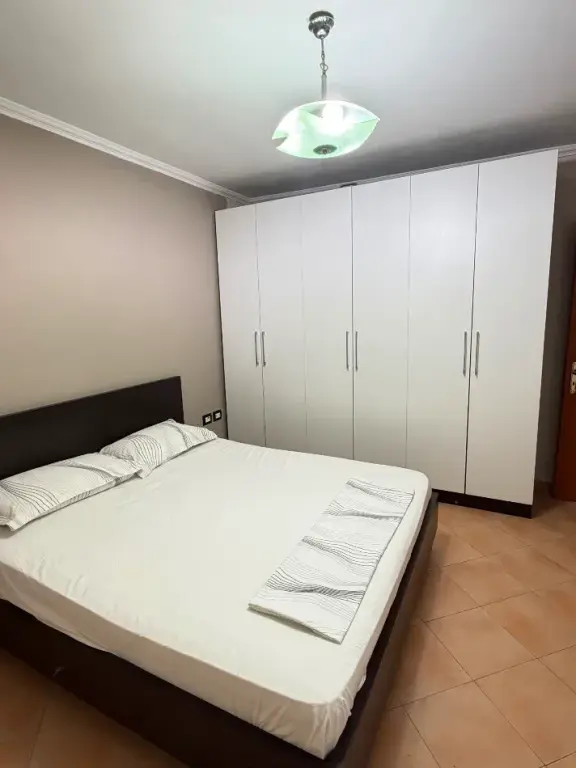 Qera | Apartament 2 + 1 | 21 Dhjetori | 600 €/muaj