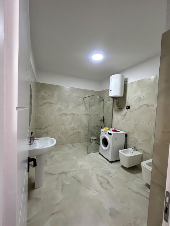 Apartament me qera 2+1