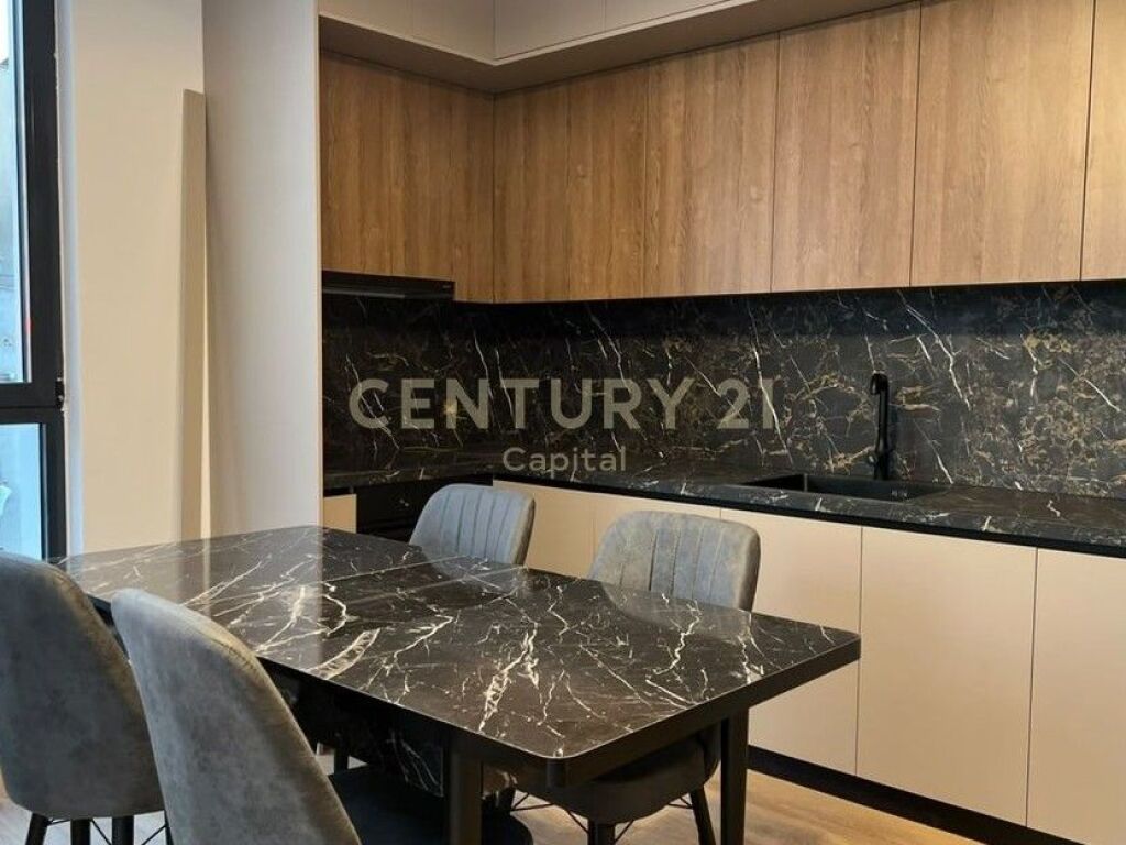 🏡 **AFFITTASI APPARTAMENTO LUSSUOSO 1+1 – VICINO A SPAK**
