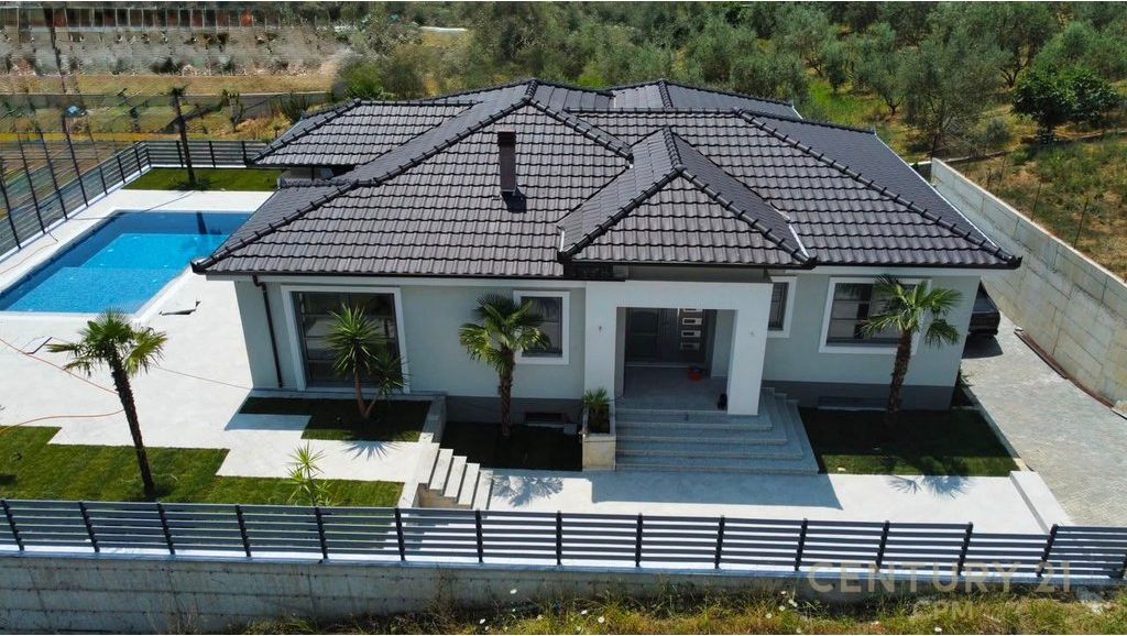 Individual Villa with Pool for Sale in Farke!