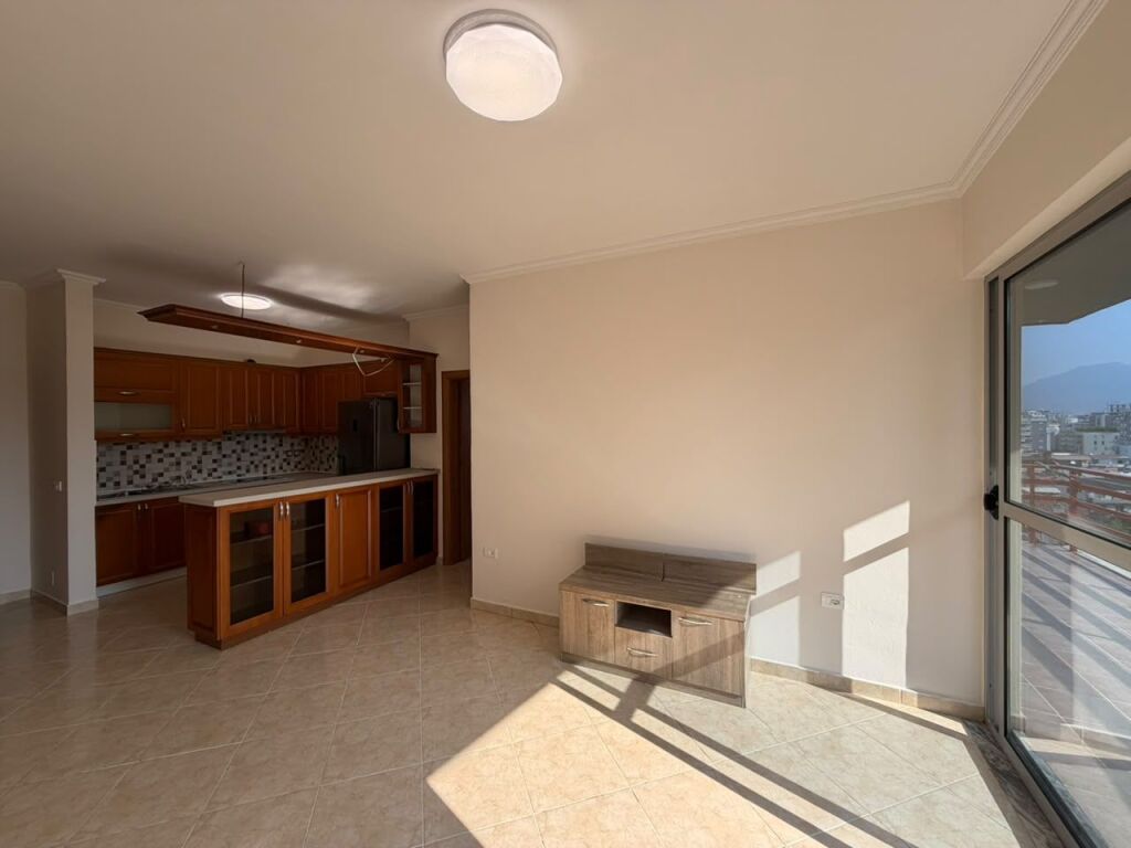 Apartament 2+1 per qira ne Selite.