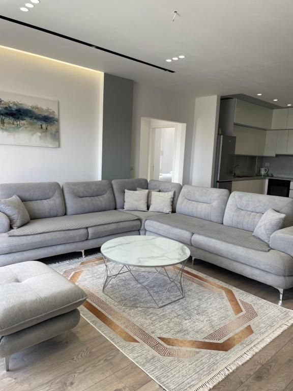 Shitet Apartament 2+1  SARANDE