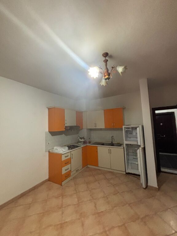 For rent 1+1 Astir empty 35,000 lek