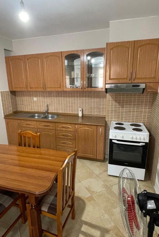 Apartament me qera 2+1 Misto Mame