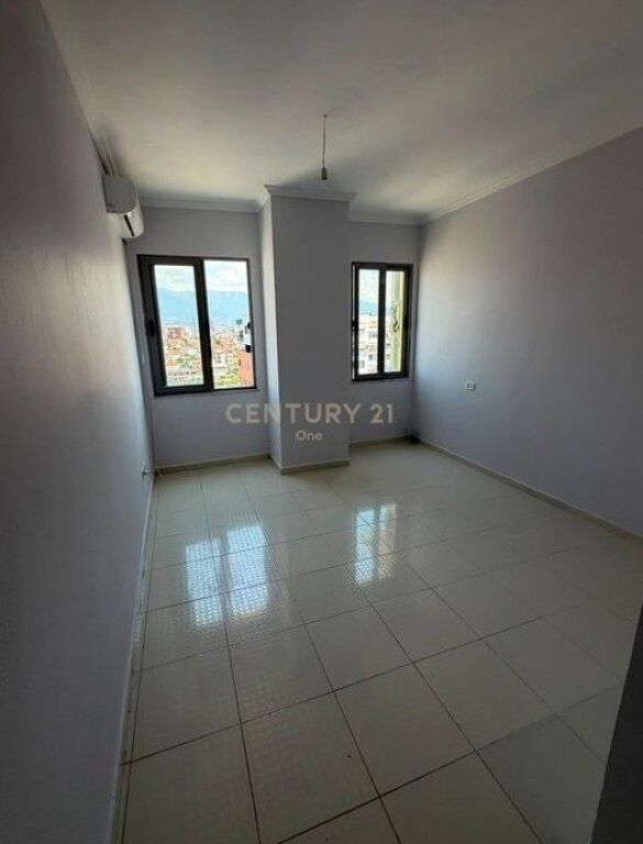 🏡 **SHITET APARTAMENT 1+1 – MISTO MAME, PRANË KOMPLEKSIT ÇABEJ**