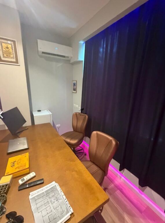 OFFICE FOR RENT 50 M2 21 DECEMBER 80,000 LEKE FH-91696