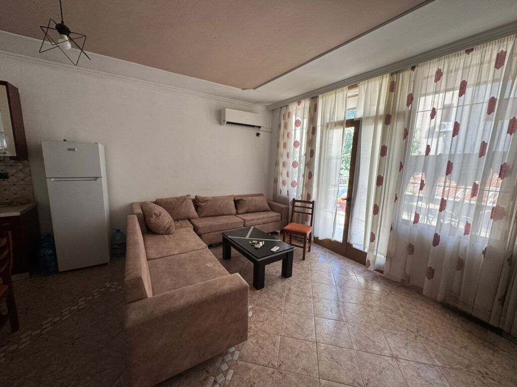 Apartament 2+1 me qera tek Selvia