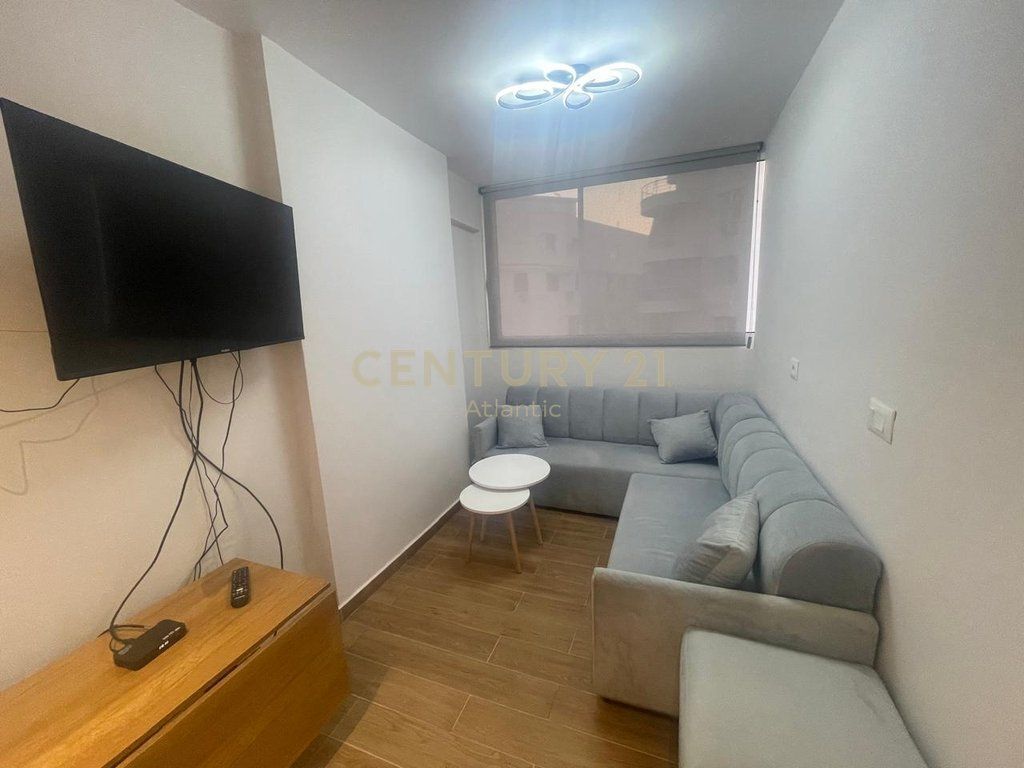 Jepet 2+1 me qira ne zonen e plazhit Durres te rrota e kuqe!