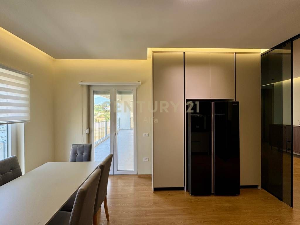 QIRA, APARTAMENT 3+1+3 me POST PARKIMI NE NJE NGA REZIDENCAT ME TE MIRA NE ZONEN E LIQENIT TE THATE❗️