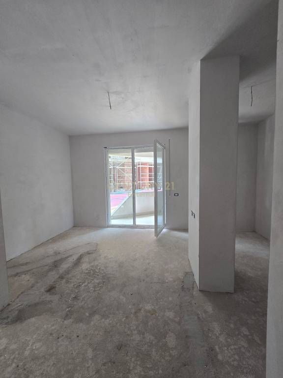 Shitet 1+1+ Parkim te Liqeni i Thate 150,000 €