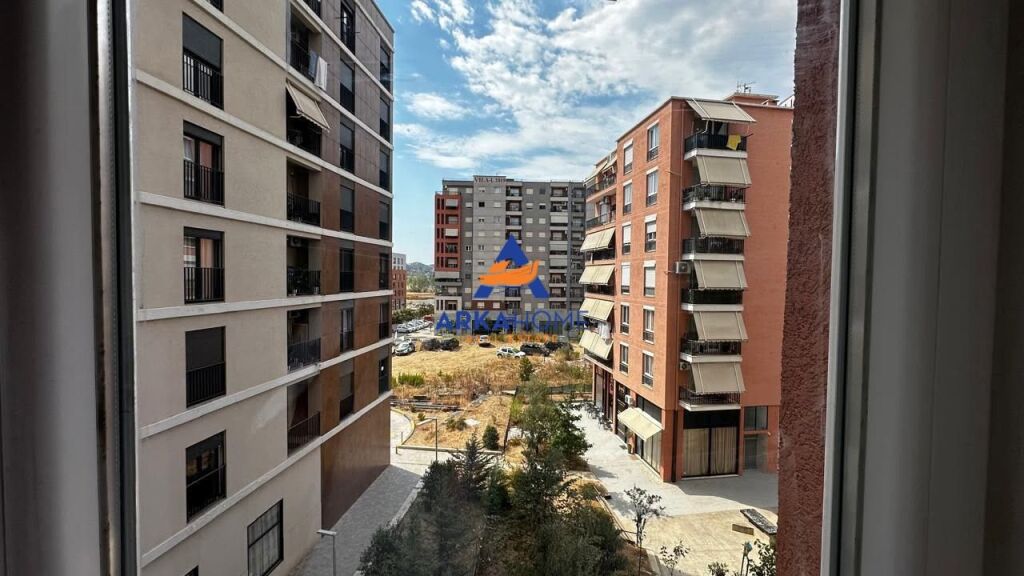 JEPET ME QERA APARTAMENT 2+1+BALLKON "TE KOMPLEKSI JOLLA,ASTIR" 60.000 LEKE