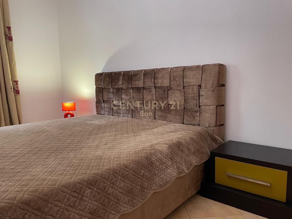 Shitet apartament 1+1 ne zonen Plazh Iliria, Durres !