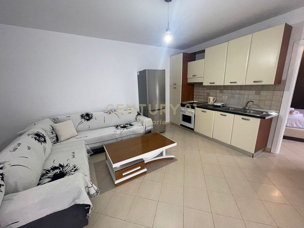 APARTAMENT 1+1 PER SHITJE, RESTORANT FRESKU