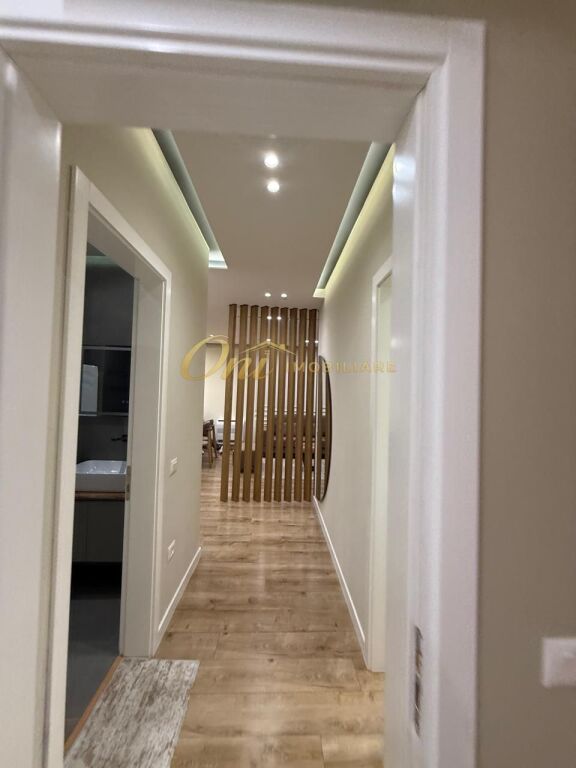 LIQENI I THATE, APARTAMENT PER QERA 2+1+2+POST PARKIMI