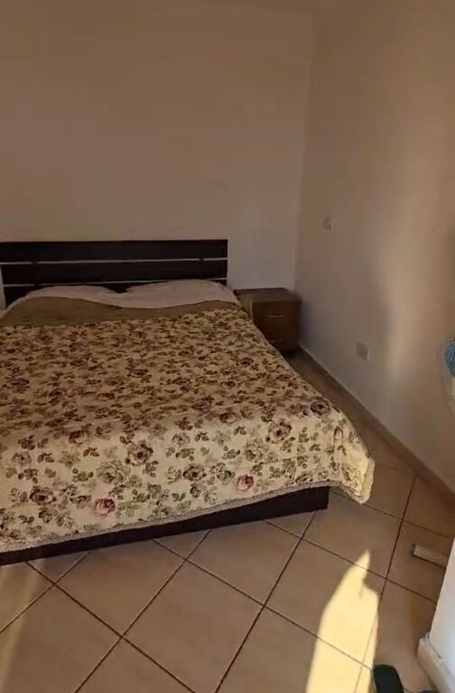 Apartment me qera tek Bashkia
