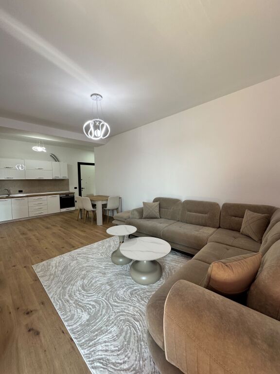 Apartament me qera 2+1