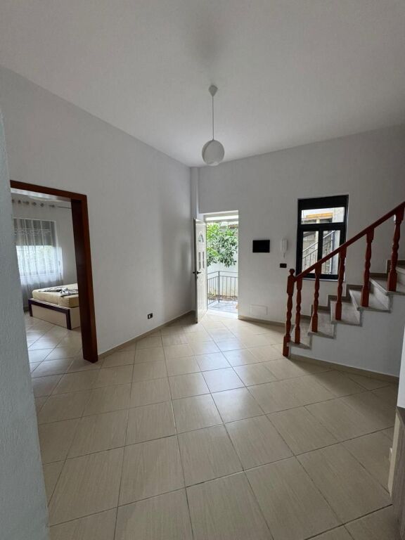 For rent 2+1 floor 1 villa in Sauk 50000 lek furnished  