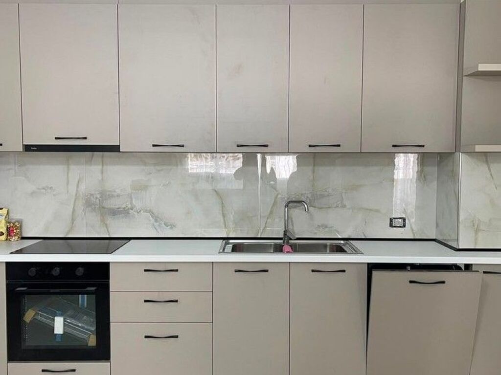 🏡 **2+1 APARTMENT FOR RENT – 📍 **Relux Residence, Shkozë**