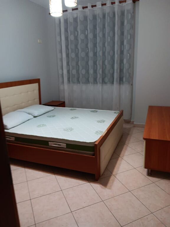Jepet me qira apartament 1+1